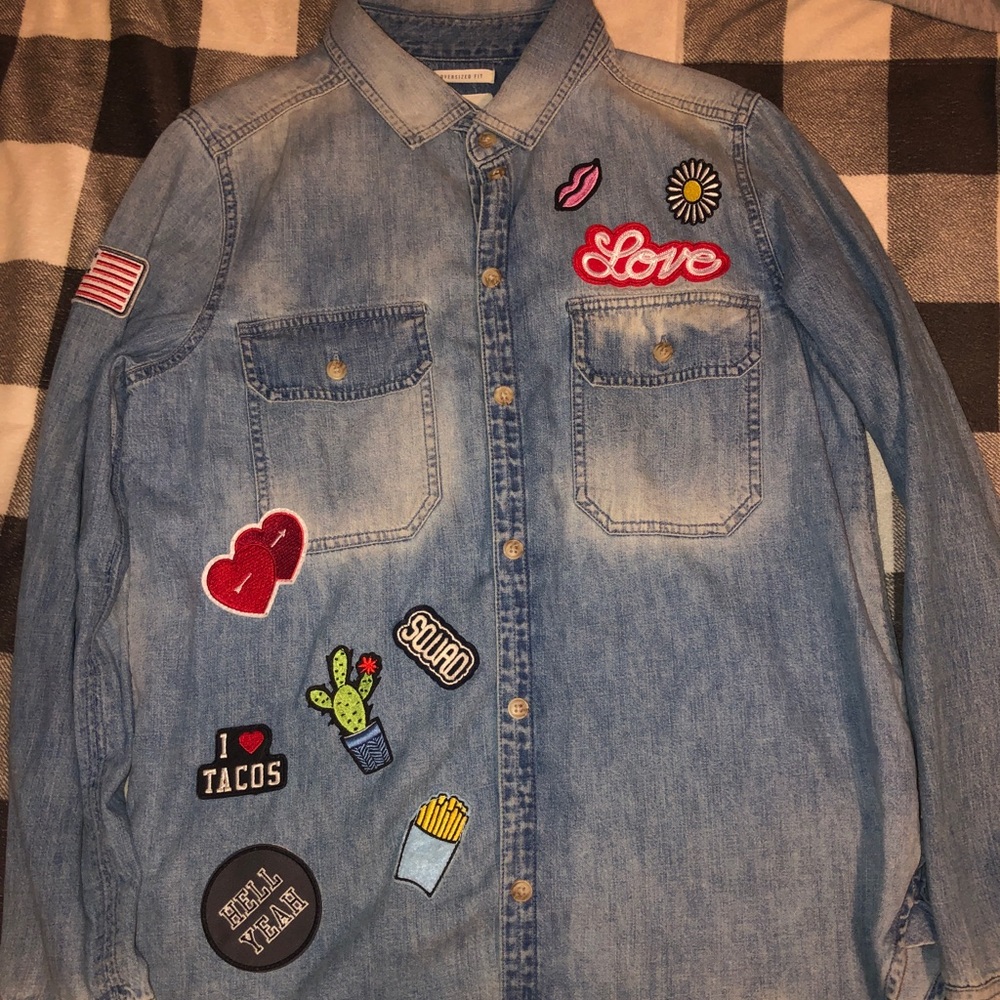 ⭐️LAST CALL⭐️American Eagle denim shirt